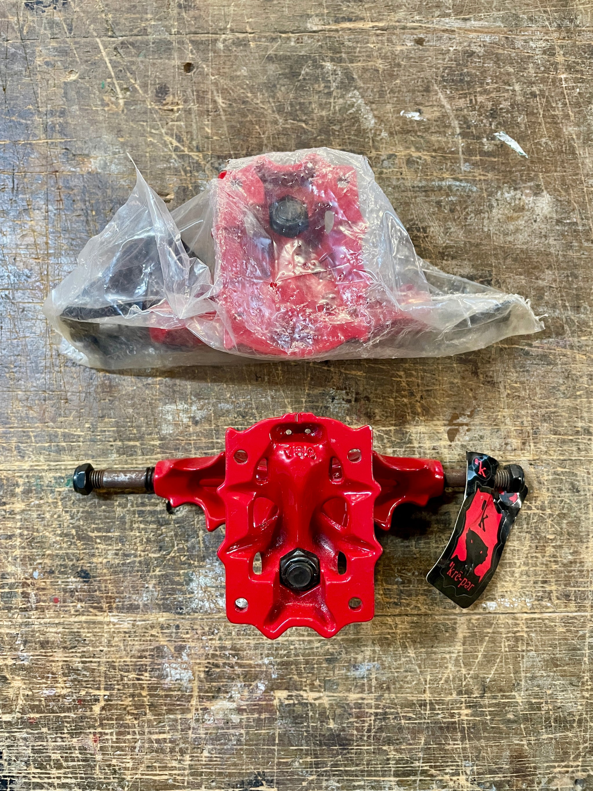 VINTAGE GRIND KING KREPER TRUCK RED (x2) – The Disturb House Skate